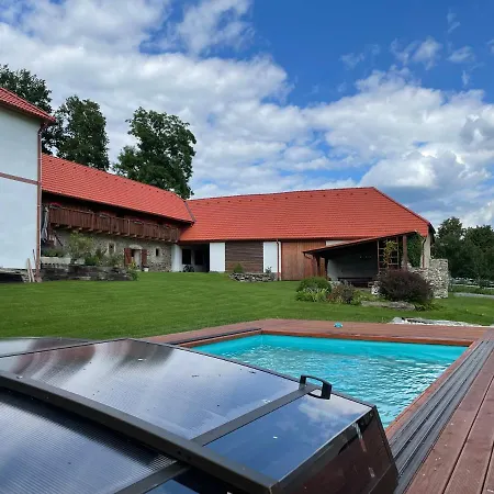 Homestay szállás Farma Náhlov *
